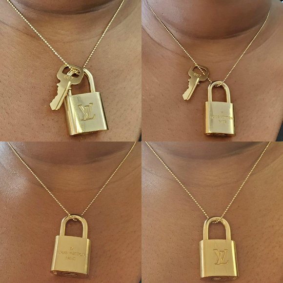 LOUIS VUITTON: Gold/Brass, Metal "LV" Logo Padlock & Key Set #312 (td) - Picture 6 of 6